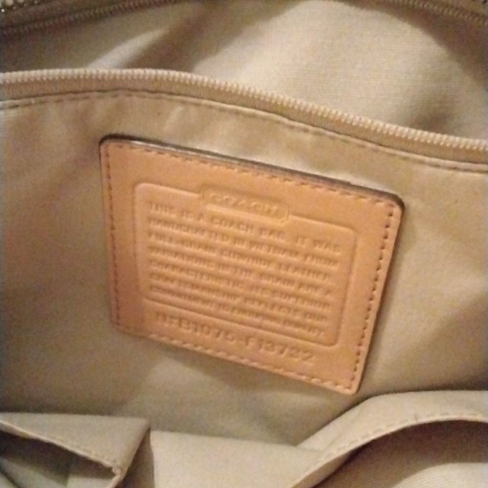 Coach     - Picture 7 of 9